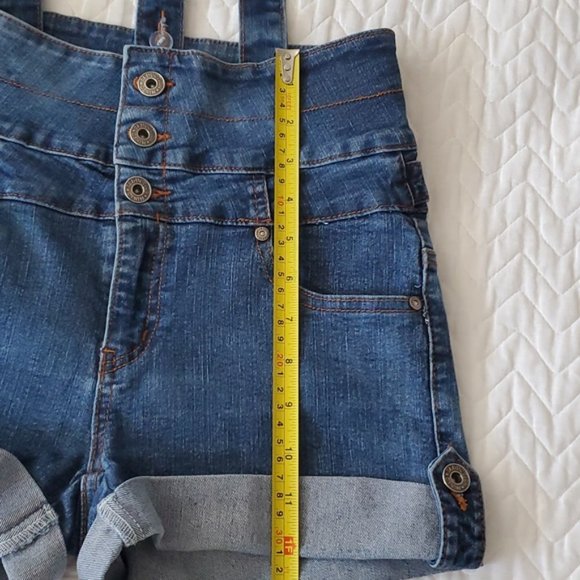 Retro High Rise Overall Shorts Adjustable straps - Picture 7 of 15